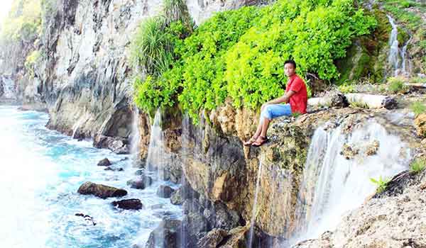 air terjun peguyangan bali