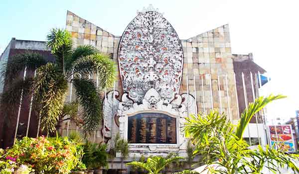monumen bom bali