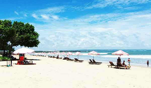 pantai kuta bali