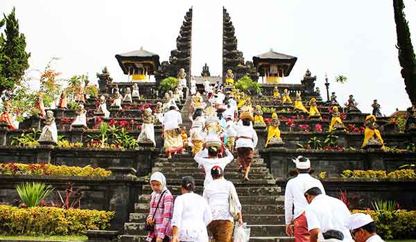 pura besakih bali