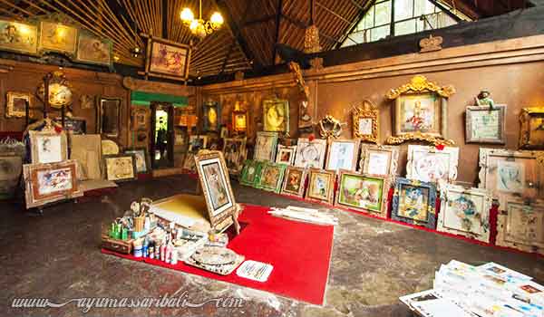 berkunjung ke museum ubud