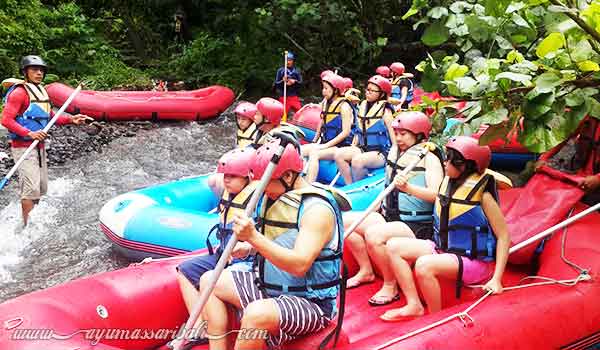 rafting aktivitas wisata keluarga